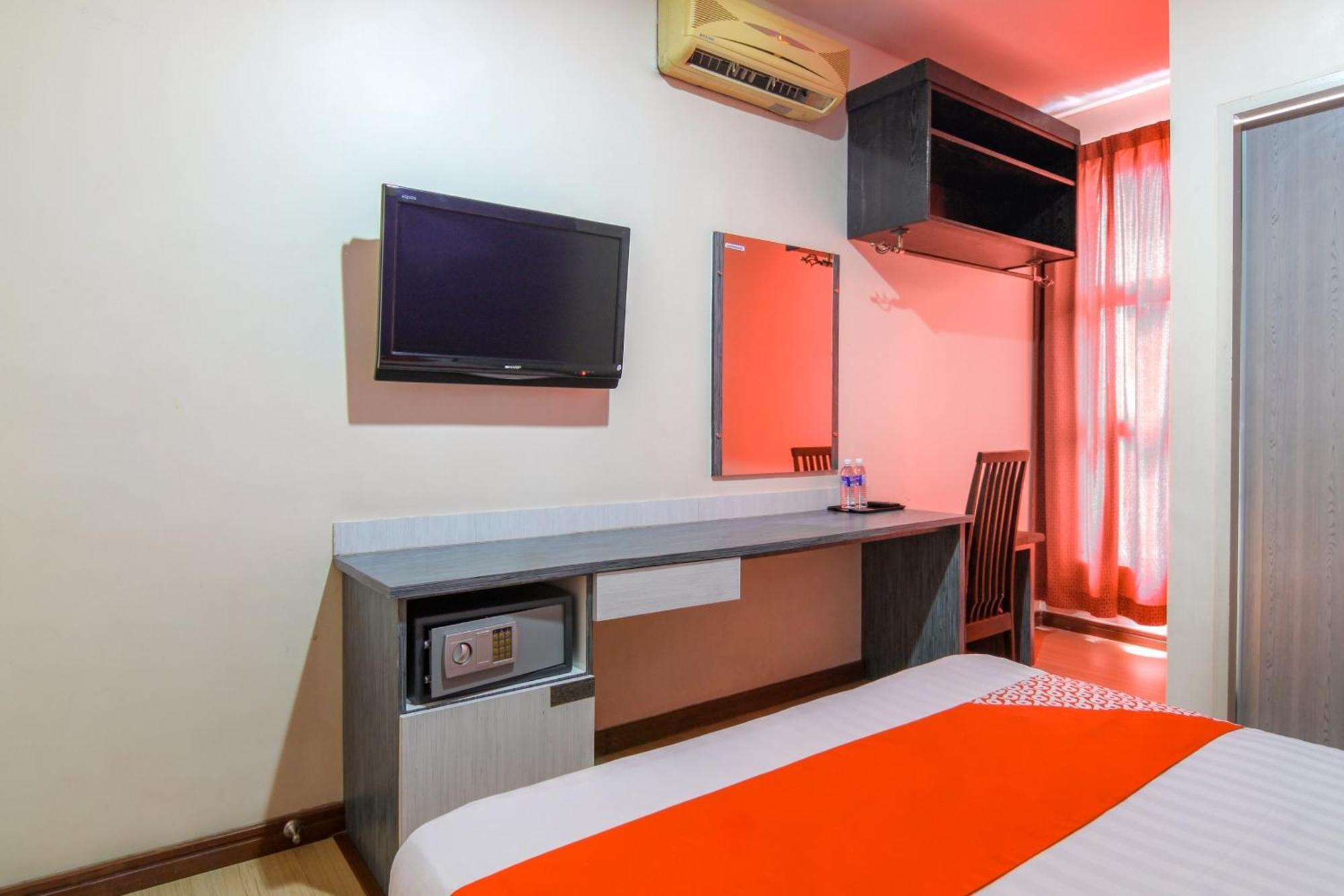 Super Oyo 43930 Hotel Esplanade Sandakan Exterior photo