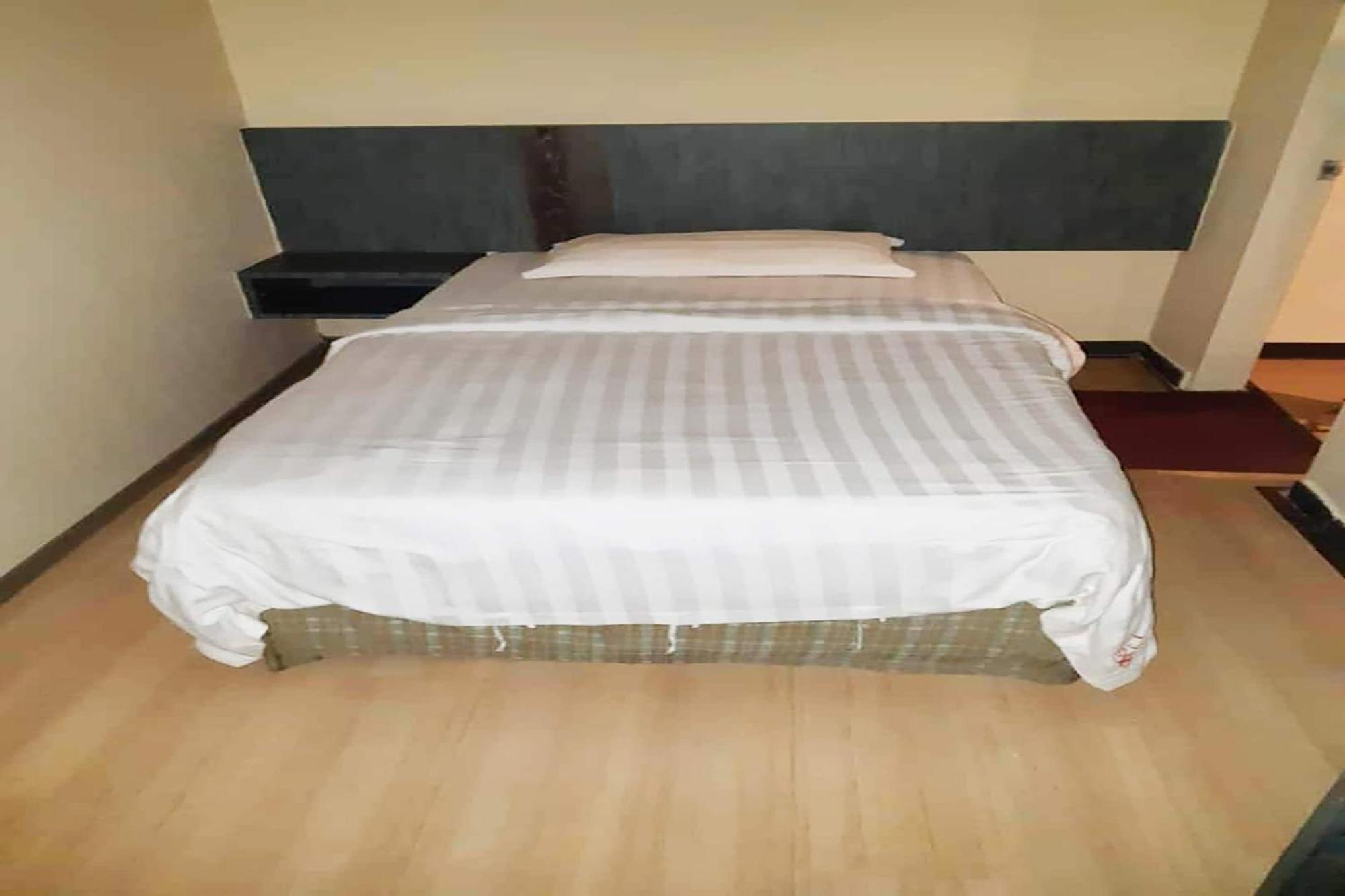 Super Oyo 43930 Hotel Esplanade Sandakan Exterior photo